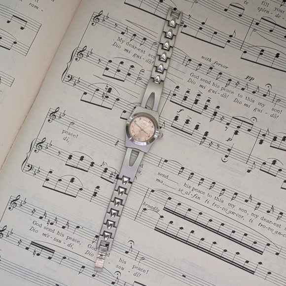 Silver and Cream Watch - Picture 1 of 9